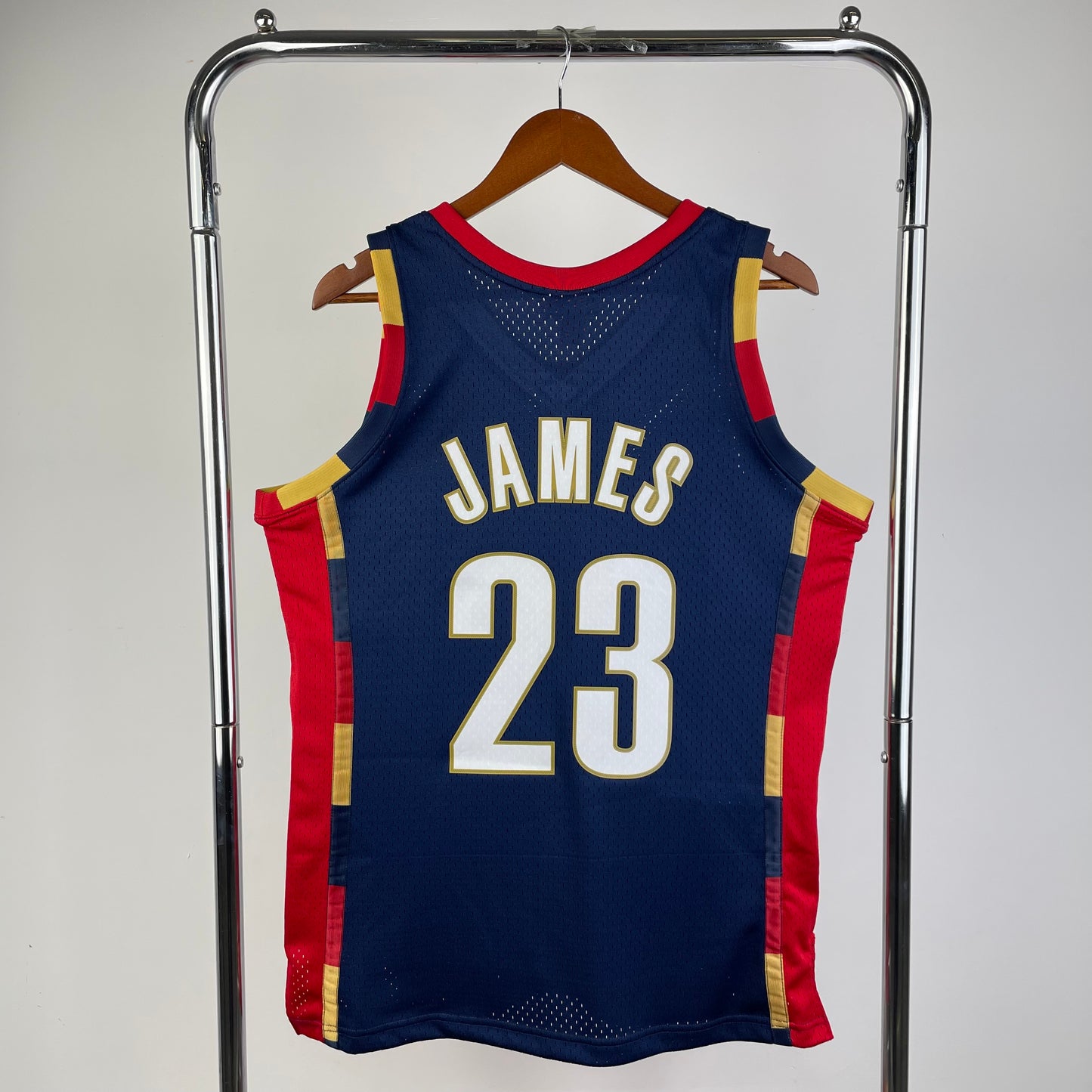 Cleveland Cavs Swingman Retro 2008-09 # James 23
