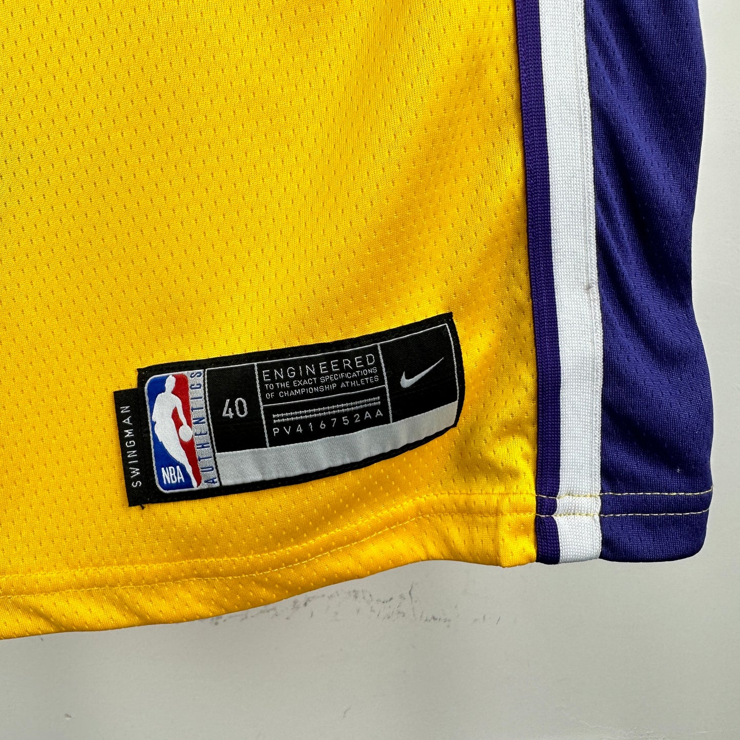 Los Angeles Lakers Jersey Swingman Edition # Doncic 77