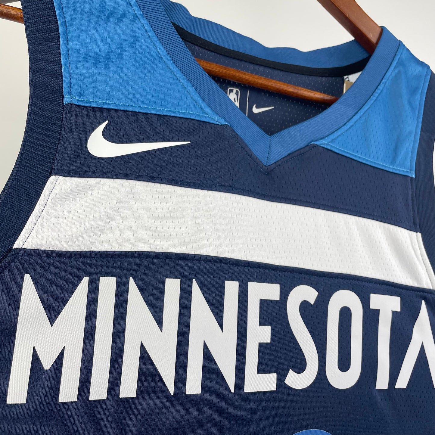Minnesota T'Wolves Swingman Icon Edition # Edwards 5