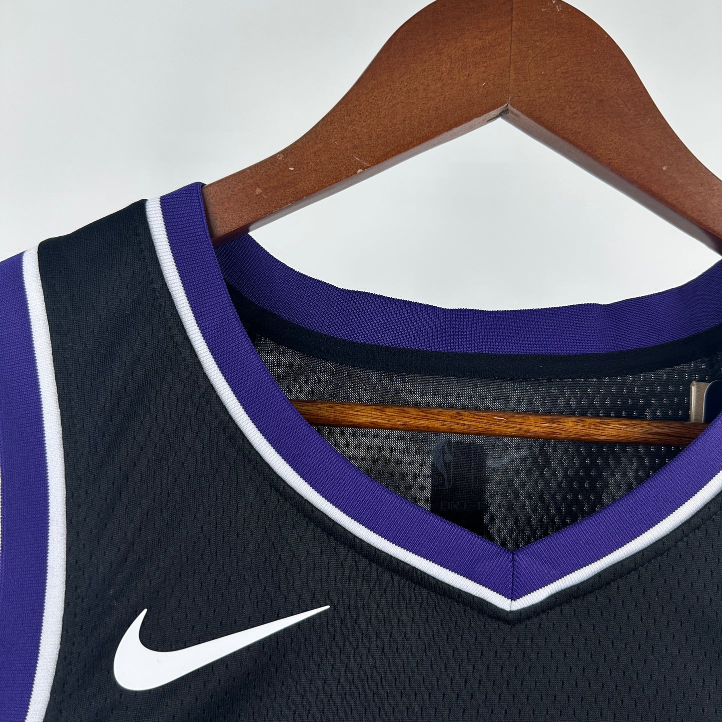 Sacramento Kings Swingman Icon Edition # DeRozan 10