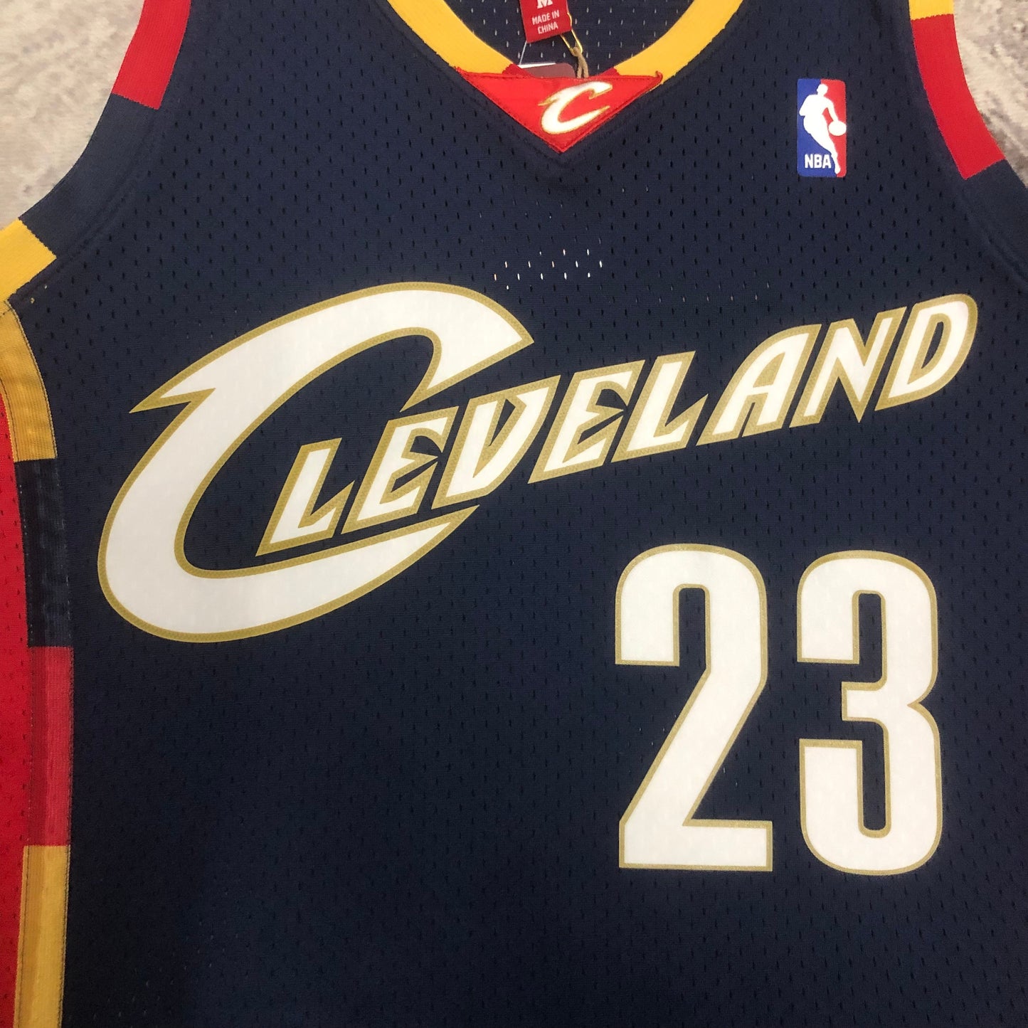 Cleveland Cavs Swingman Retro 2008-09 # James 23