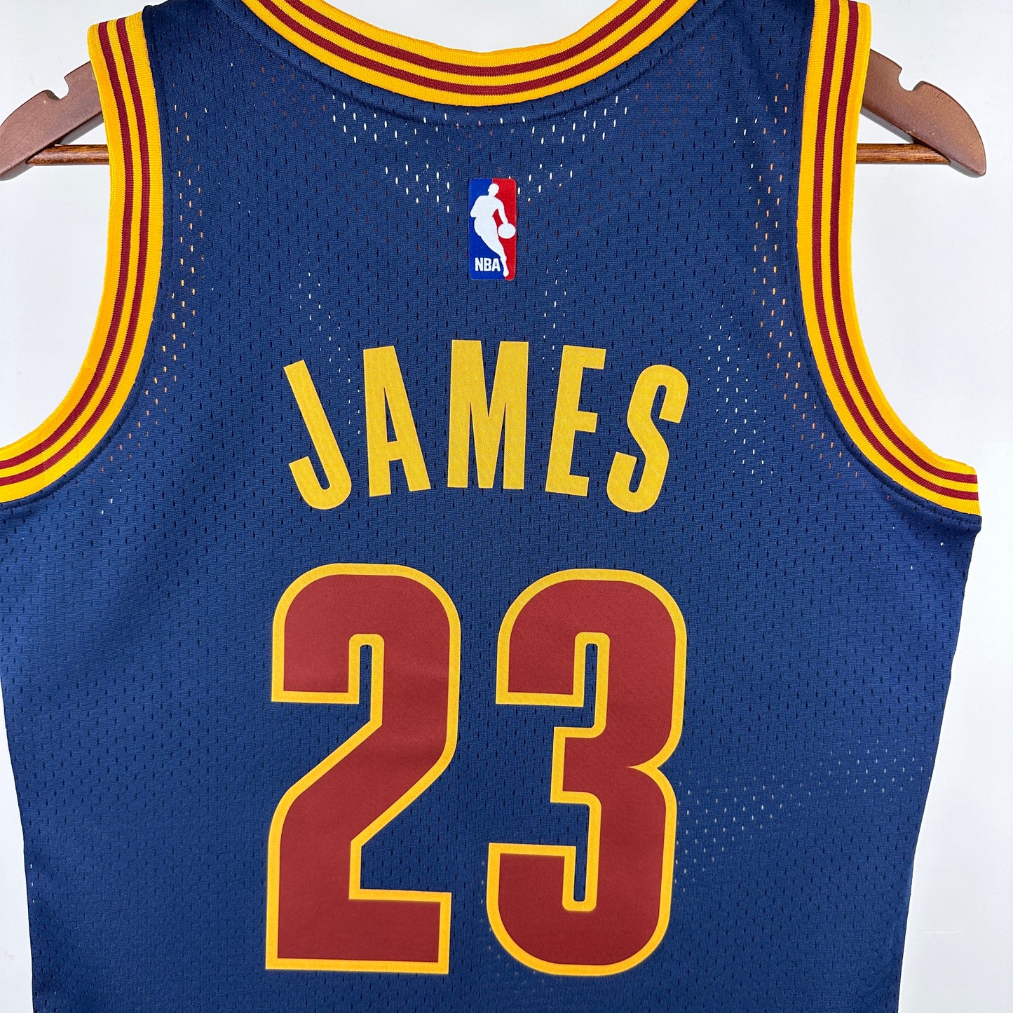 Cleveland Cavs Swingman Retro 2015-16 # James 23